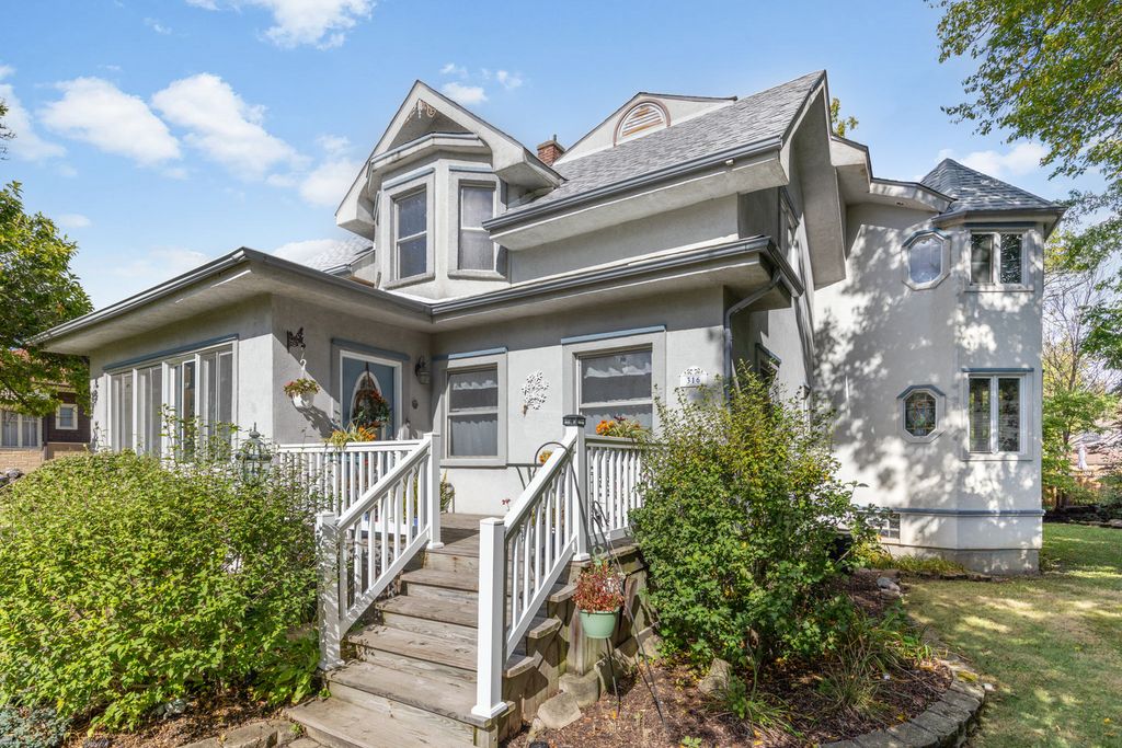 316 E Highland Avenue, Villa Park, IL 60181