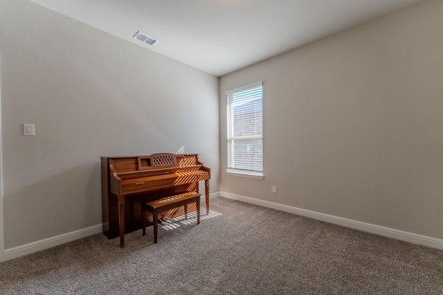 521 Dunmore Drive, Fort Worth, TX 76052