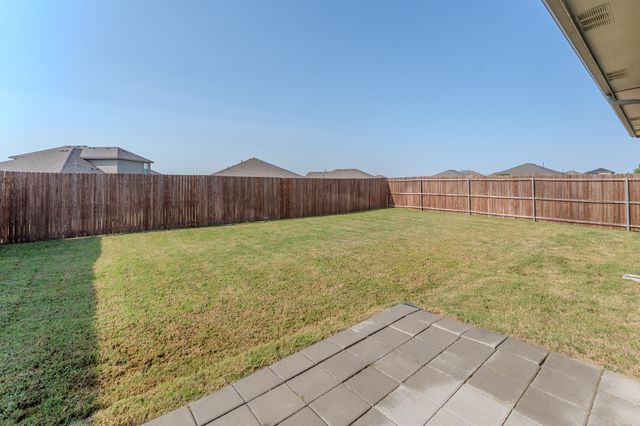 521 Dunmore Drive, Fort Worth, TX 76052