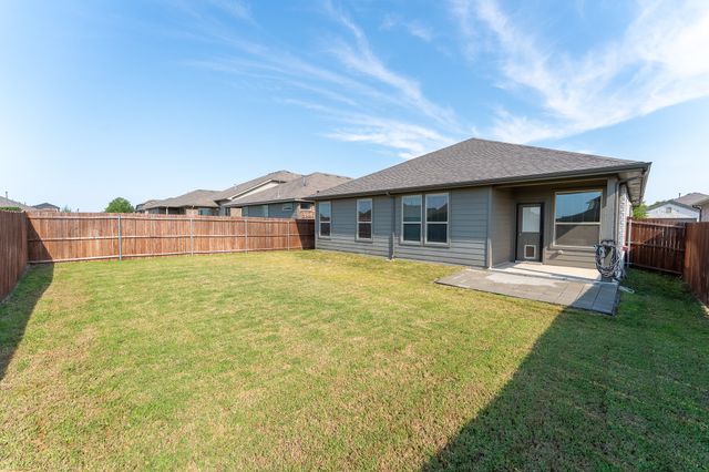 521 Dunmore Drive, Fort Worth, TX 76052