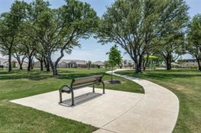 521 Dunmore Drive, Fort Worth, TX 76052