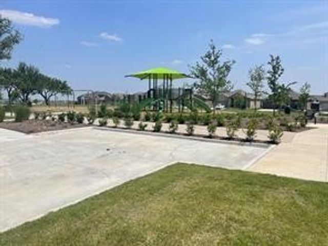 521 Dunmore Drive, Fort Worth, TX 76052