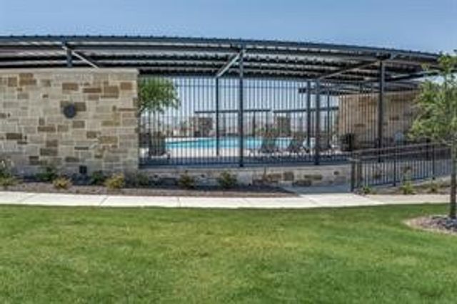 521 Dunmore Drive, Fort Worth, TX 76052