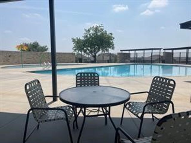 521 Dunmore Drive, Fort Worth, TX 76052