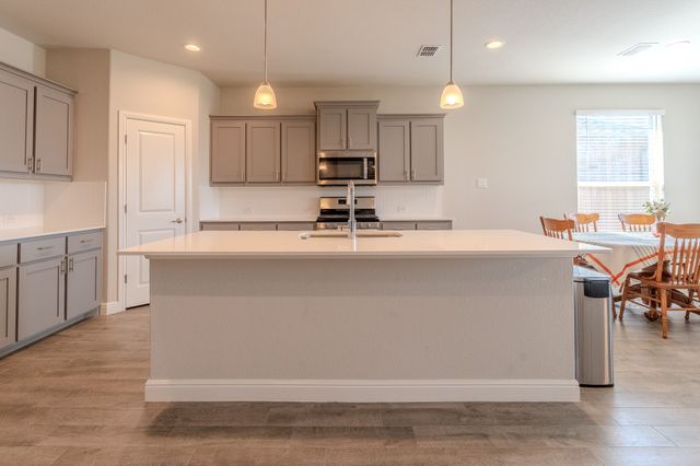 521 Dunmore Drive, Fort Worth, TX 76052