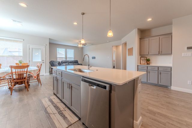 521 Dunmore Drive, Fort Worth, TX 76052