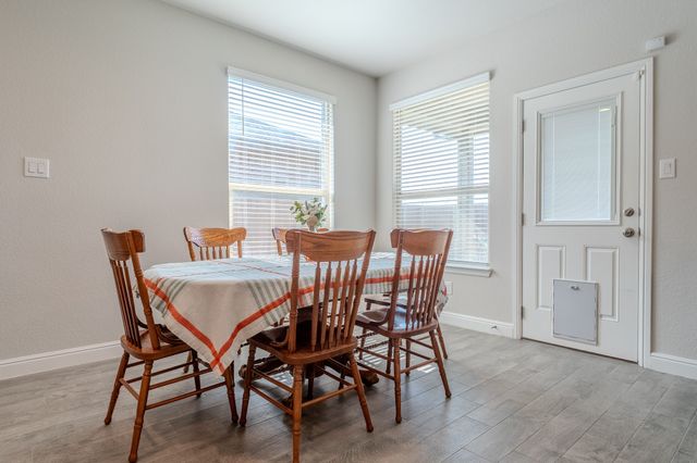 521 Dunmore Drive, Fort Worth, TX 76052