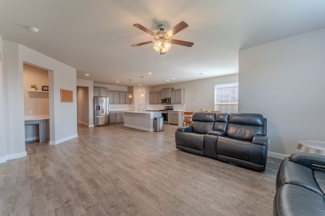 521 Dunmore Drive, Fort Worth, TX 76052