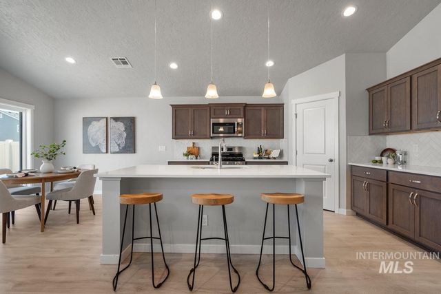 7700 E Meriwether Dr, Nampa, ID 83687