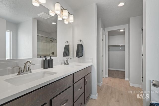 7700 E Meriwether Dr, Nampa, ID 83687