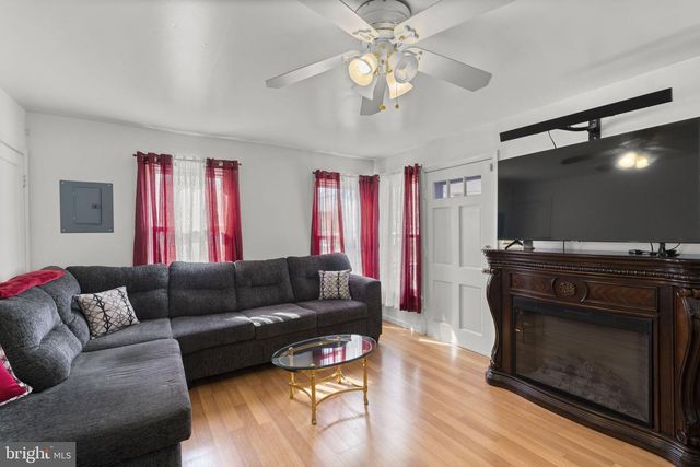 945 KINWAT AVE, Essex, MD 21221