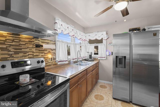 945 KINWAT AVE, Essex, MD 21221