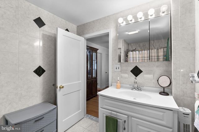 945 KINWAT AVE, Essex, MD 21221