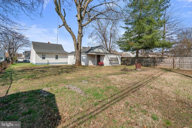 945 KINWAT AVE, Essex, MD 21221