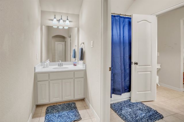 5048 Exposition Way, Fort Worth, TX 76244