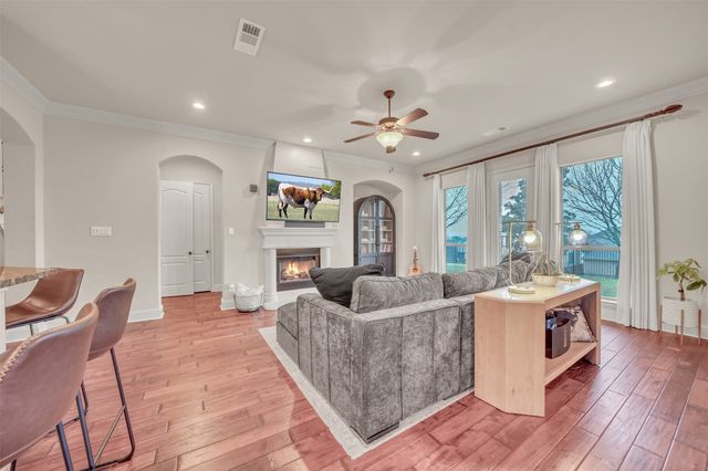 5048 Exposition Way, Fort Worth, TX 76244