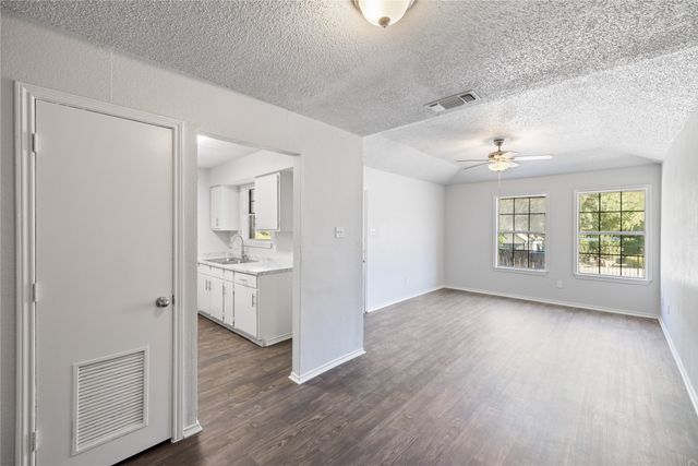 2540 Avenue H, Fort Worth, TX 76105