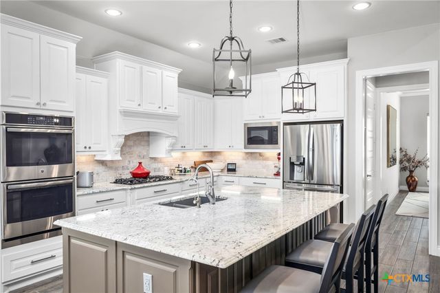 2465 Emu Parade, New Braunfels, TX 78132