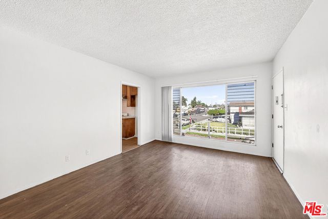 304 E 95th Street 6, Los Angeles, CA 90003