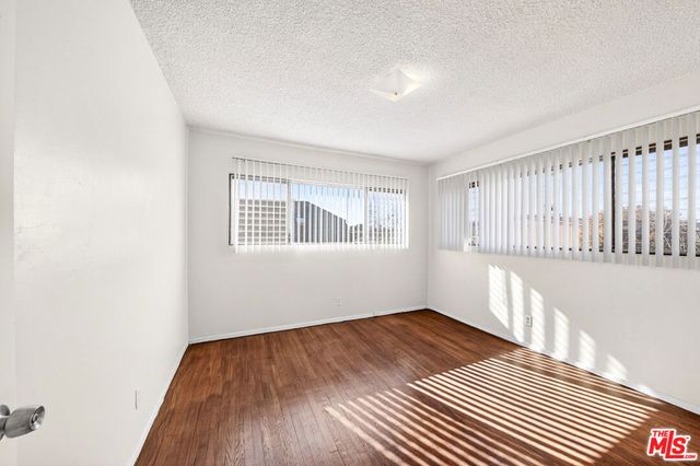 304 E 95th Street 6, Los Angeles, CA 90003