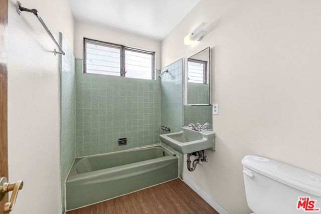 304 E 95th Street 6, Los Angeles, CA 90003