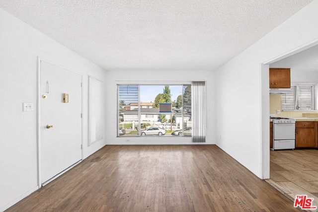 304 E 95th Street 6, Los Angeles, CA 90003