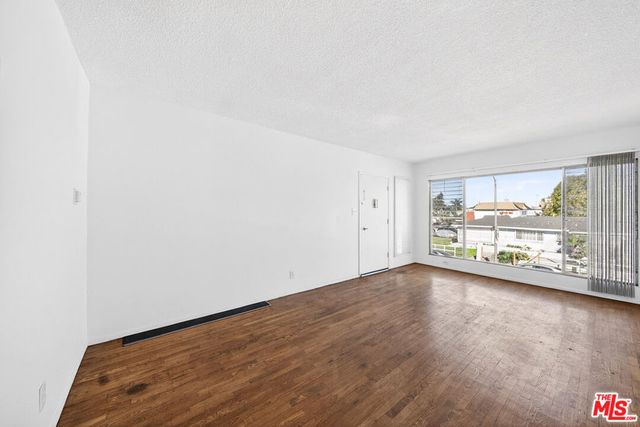 304 E 95th Street 6, Los Angeles, CA 90003