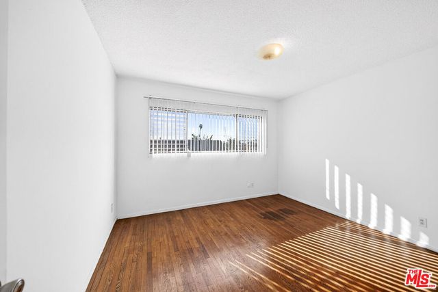 304 E 95th Street 6, Los Angeles, CA 90003
