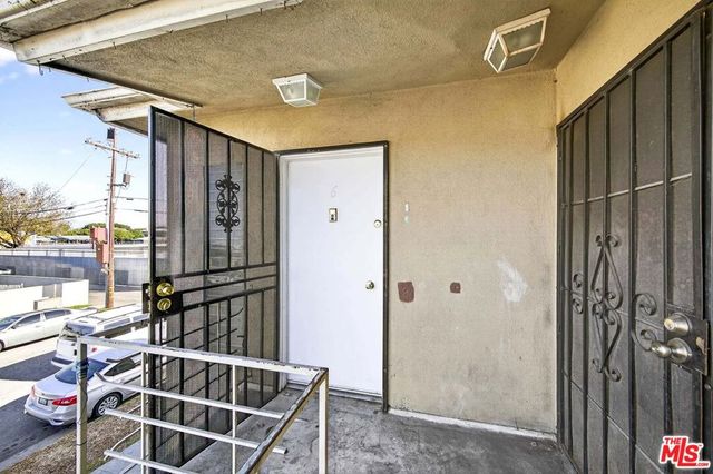 304 E 95th Street 6, Los Angeles, CA 90003