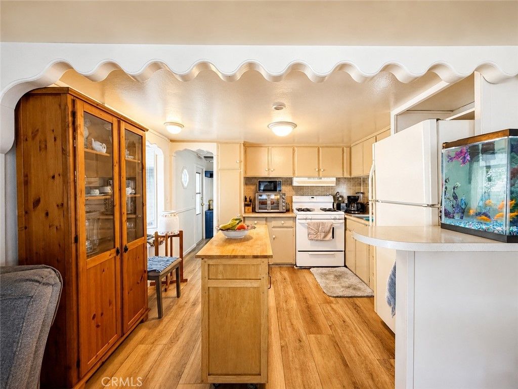 Image 10 of property listing at 45055 Florida Avenue 116, Hemet, CA 92544