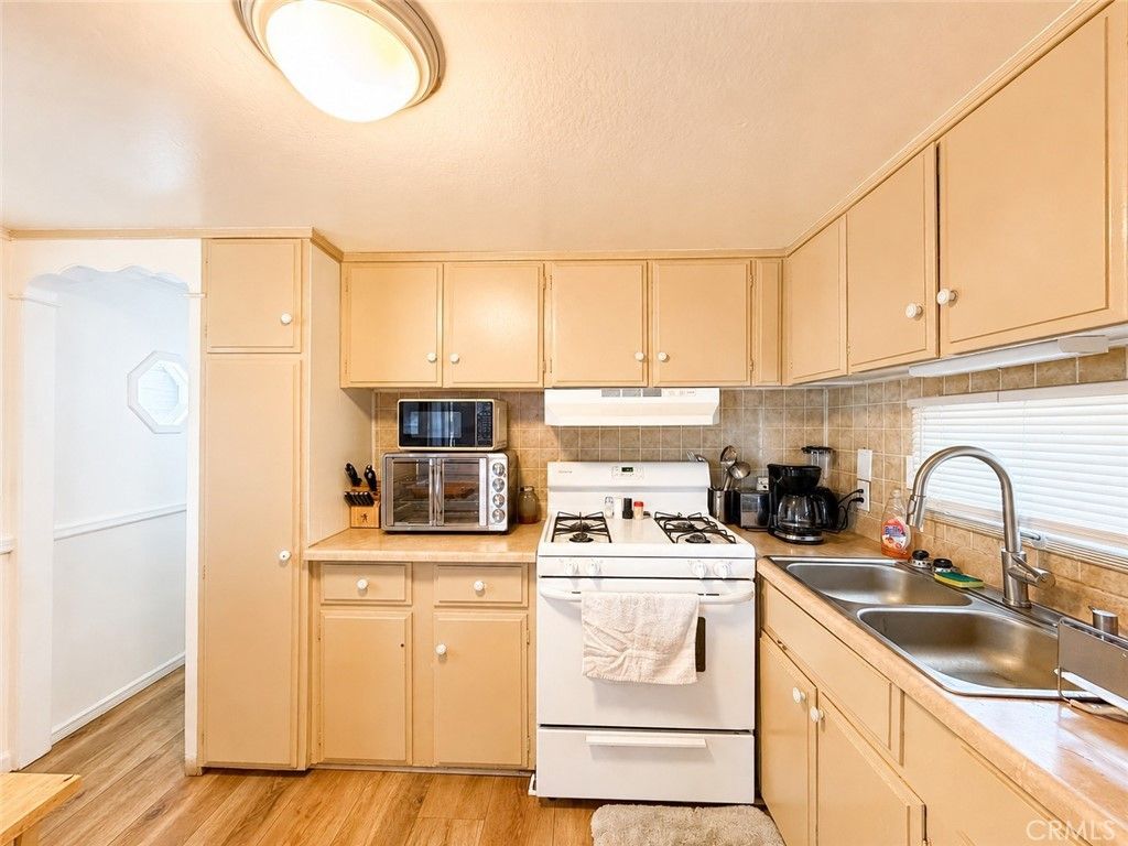 Image 12 of property listing at 45055 Florida Avenue 116, Hemet, CA 92544