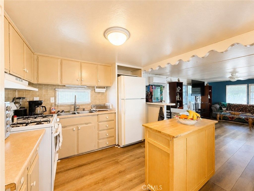 Image 14 of property listing at 45055 Florida Avenue 116, Hemet, CA 92544