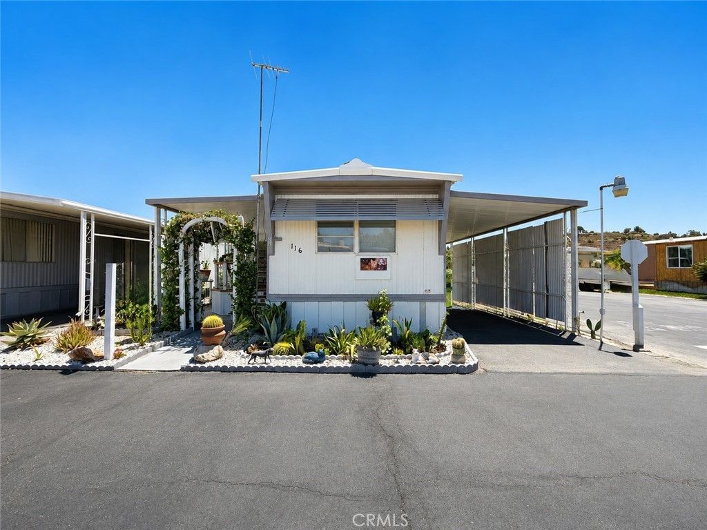 Image 2 of property listing at 45055 Florida Avenue 116, Hemet, CA 92544
