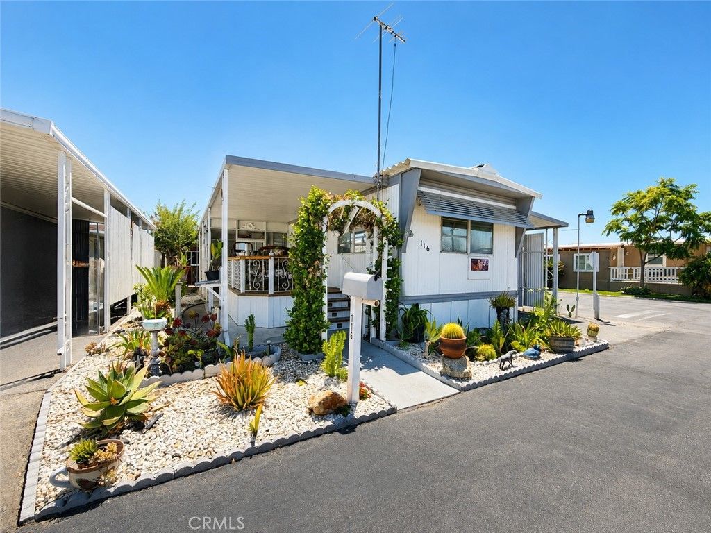 Image 3 of property listing at 45055 Florida Avenue 116, Hemet, CA 92544