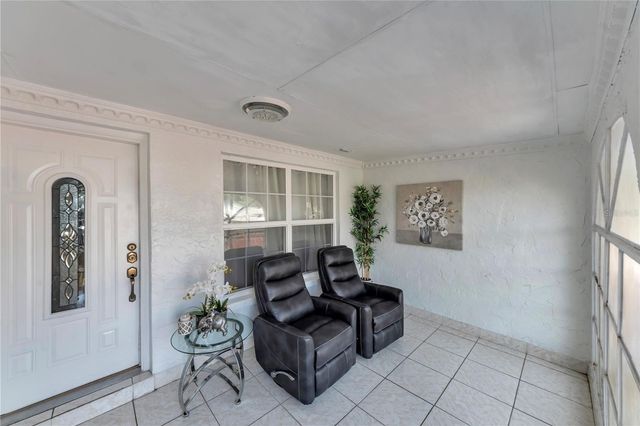 9043 HICKORY CIRCLE, Tampa, FL 33615