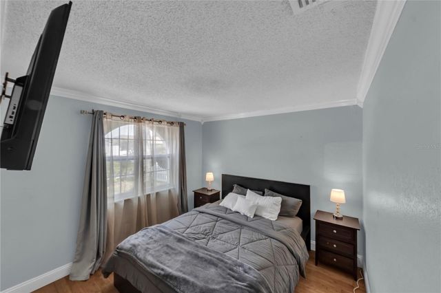 9043 HICKORY CIRCLE, Tampa, FL 33615