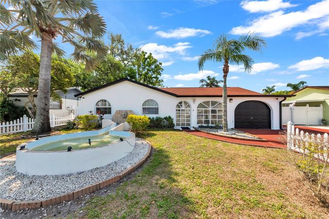 9043 HICKORY CIRCLE, Tampa, FL 33615