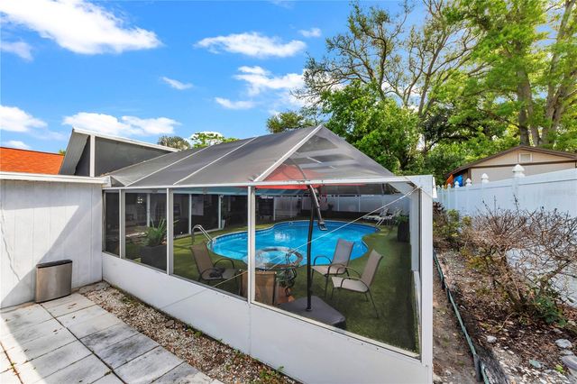 9043 HICKORY CIRCLE, Tampa, FL 33615