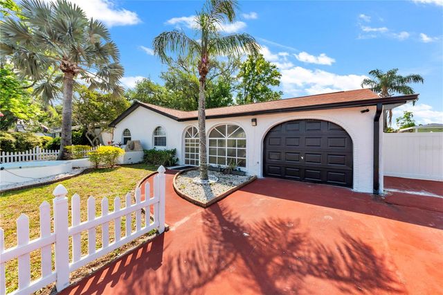 9043 HICKORY CIRCLE, Tampa, FL 33615