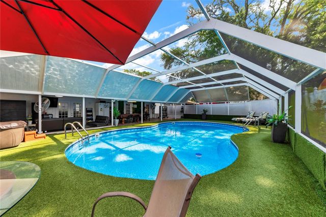 9043 HICKORY CIRCLE, Tampa, FL 33615