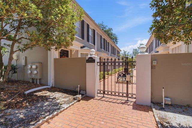 308 S BUNGALOW PARK AVENUE D, Tampa, FL 33609