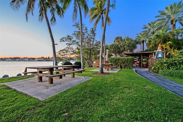 1 Grove Isle Dr A1106, Miami, FL 33133