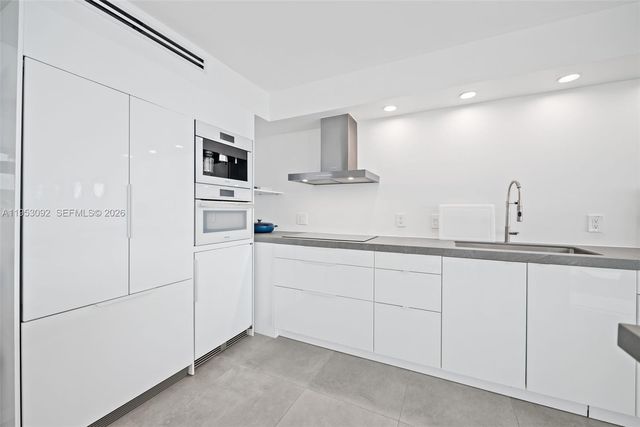 1 Grove Isle Dr A1106, Miami, FL 33133