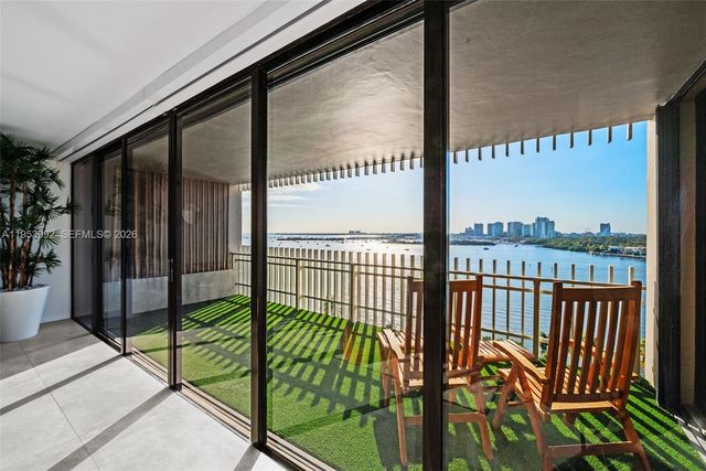 1 Grove Isle Dr A1106, Miami, FL 33133