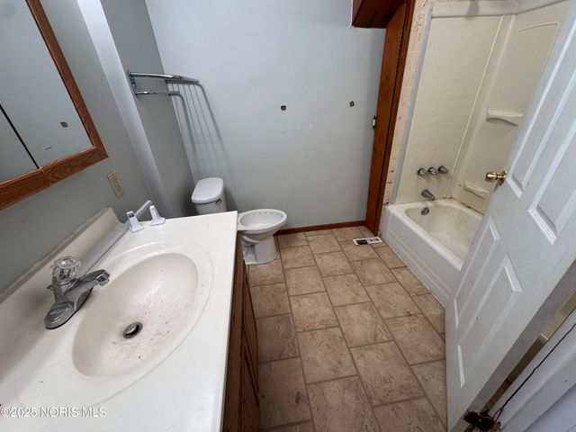 517 Shasta Drive, Toledo, OH 43609