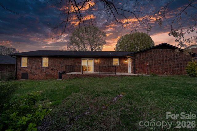 715 Sunridge Drive, Lincolnton, NC 28092