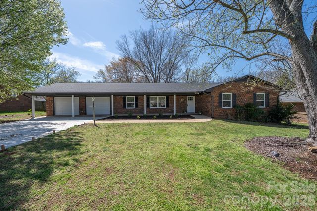 715 Sunridge Drive, Lincolnton, NC 28092