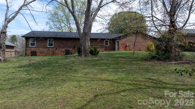 715 Sunridge Drive, Lincolnton, NC 28092