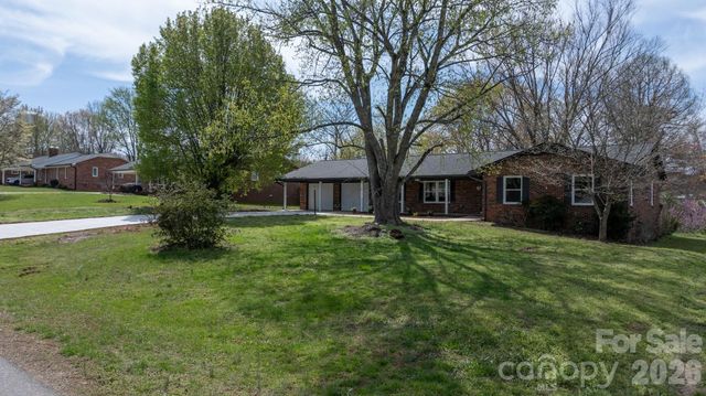 715 Sunridge Drive, Lincolnton, NC 28092