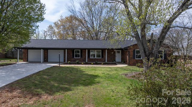 715 Sunridge Drive, Lincolnton, NC 28092